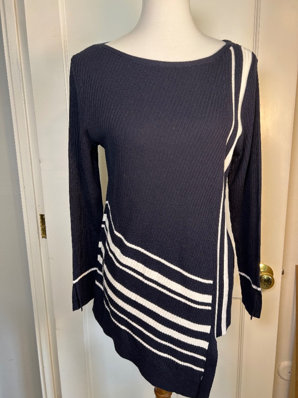 Chico's Asymetrical navy tunic sweater Navy Size 1/Med Cruise travel